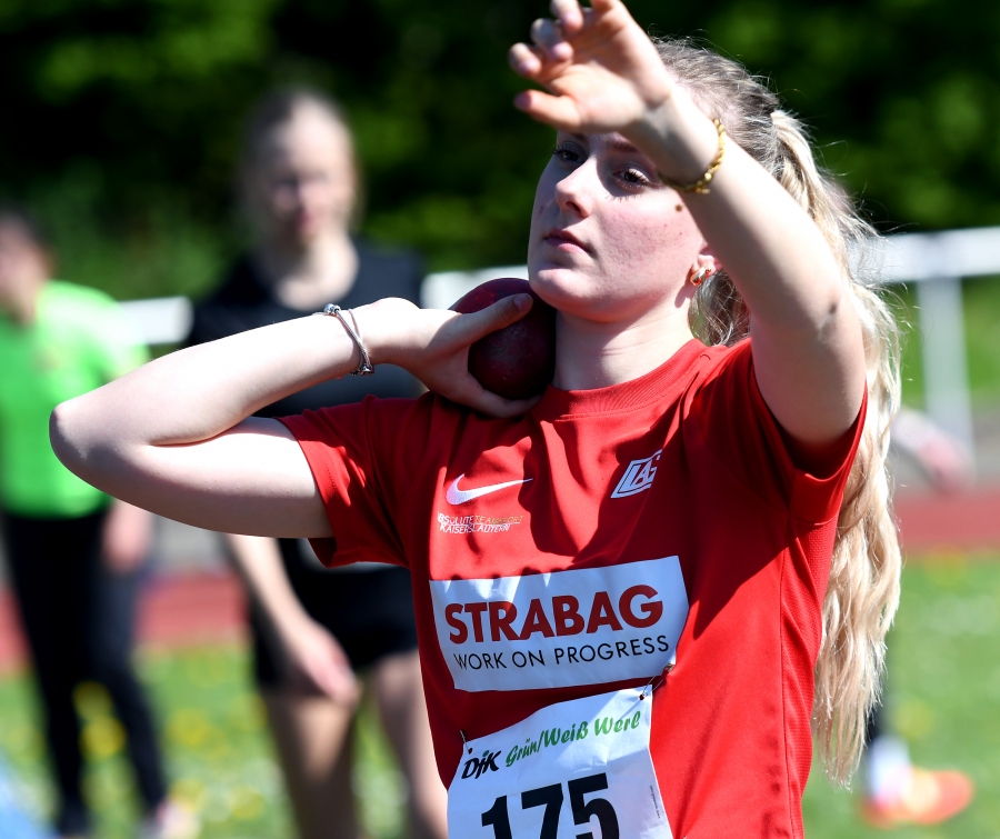 8,04 Meter beim Debüt mit der 4-Kilo-Kugel: Maya Klute (w. Jugend U20). Foto: Bottin