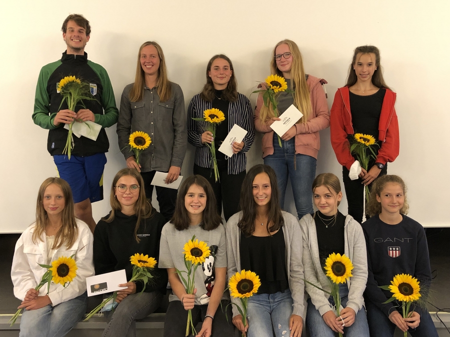 Die erfolgreichsten LAZ-Sportler des vergangenen Jahres (oben von links): Falk Wendrich, Annika Straub, Jana Klee, Antonia Böttiger, Mathilda Grienitz, (unten von links) Sophie Martin, Lina Vollmer, Carmen Büttner, Michelle Muschalik, Jette Lüttig und Gesa Blesken.  Die erfolgreichsten LAZ-Sportler des vergangenen Jahres (oben von links): Falk Wendrich, Annika Straub, Jana Klee, Antonia Böttiger, Mathilda Grienitz, (unten von links) Sophie Martin, Lina Vollmer, Carmen Büttner, Michelle Muschalik, Jette Lüttig und Gesa Blesken.
