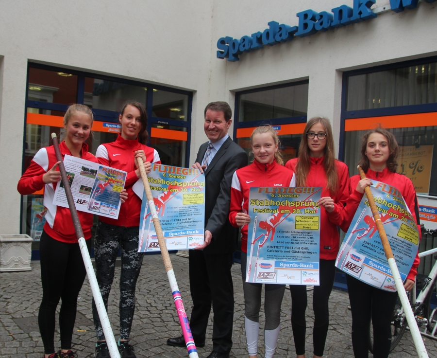 Franke, Quiring, Winrich, Grabenmeier, Büttner und Klee bei der Plakatübergabe. Franke, Quiring, Winrich, Grabenmeier, Büttner und Klee bei der Plakatübergabe.