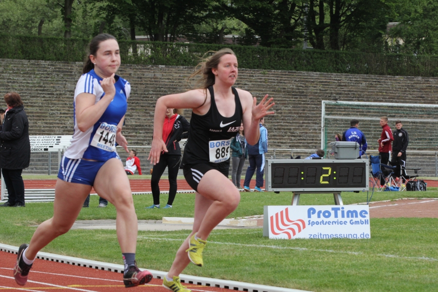 rechts: Annika Straub rechts: Annika Straub