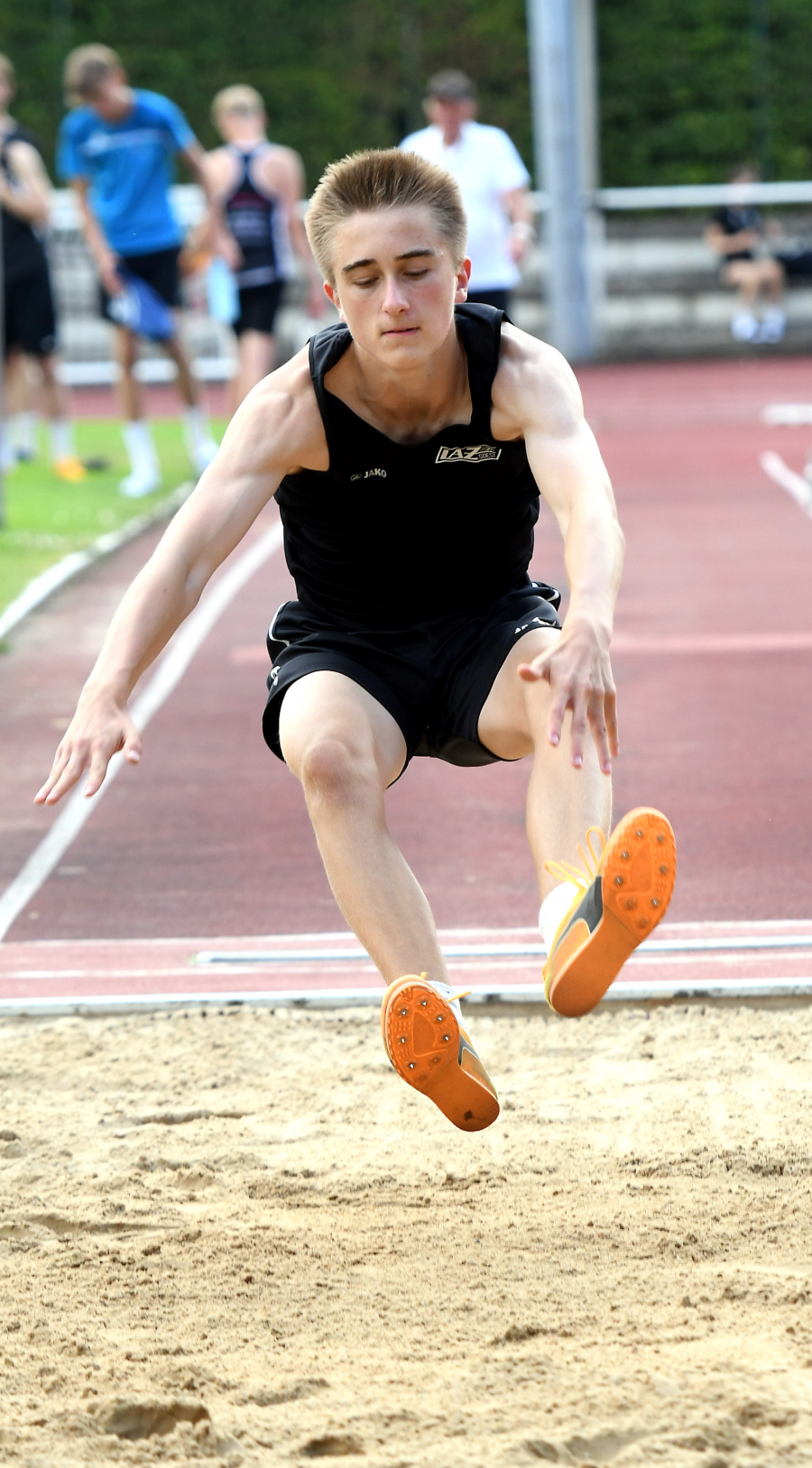 Nicht weniger als acht Mal führt Rafael Hesse vom LAZ Soest in den unterschiedlichsten Disziplinen die westfälische Bestenliste an. Der M14-Athlet feierte mit Neunkampf-Bronze bei den deutschen Jugend-Mehrkampfmeisterschaften einen herausragenden Erfolg. Foto Bottin Nicht weniger als acht Mal führt Rafael Hesse vom LAZ Soest in den unterschiedlichsten Disziplinen die westfälische Bestenliste an. Der M14-Athlet feierte mit Neunkampf-Bronze bei den deutschen Jugend-Mehrkampfmeisterschaften einen herausragenden Erfolg. Foto Bottin