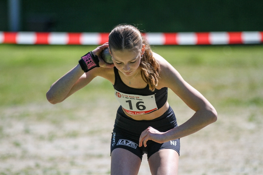 Nia Ferige beim Kugelstoßen. Foto: Reinhard Nia Ferige beim Kugelstoßen. Foto: Reinhard