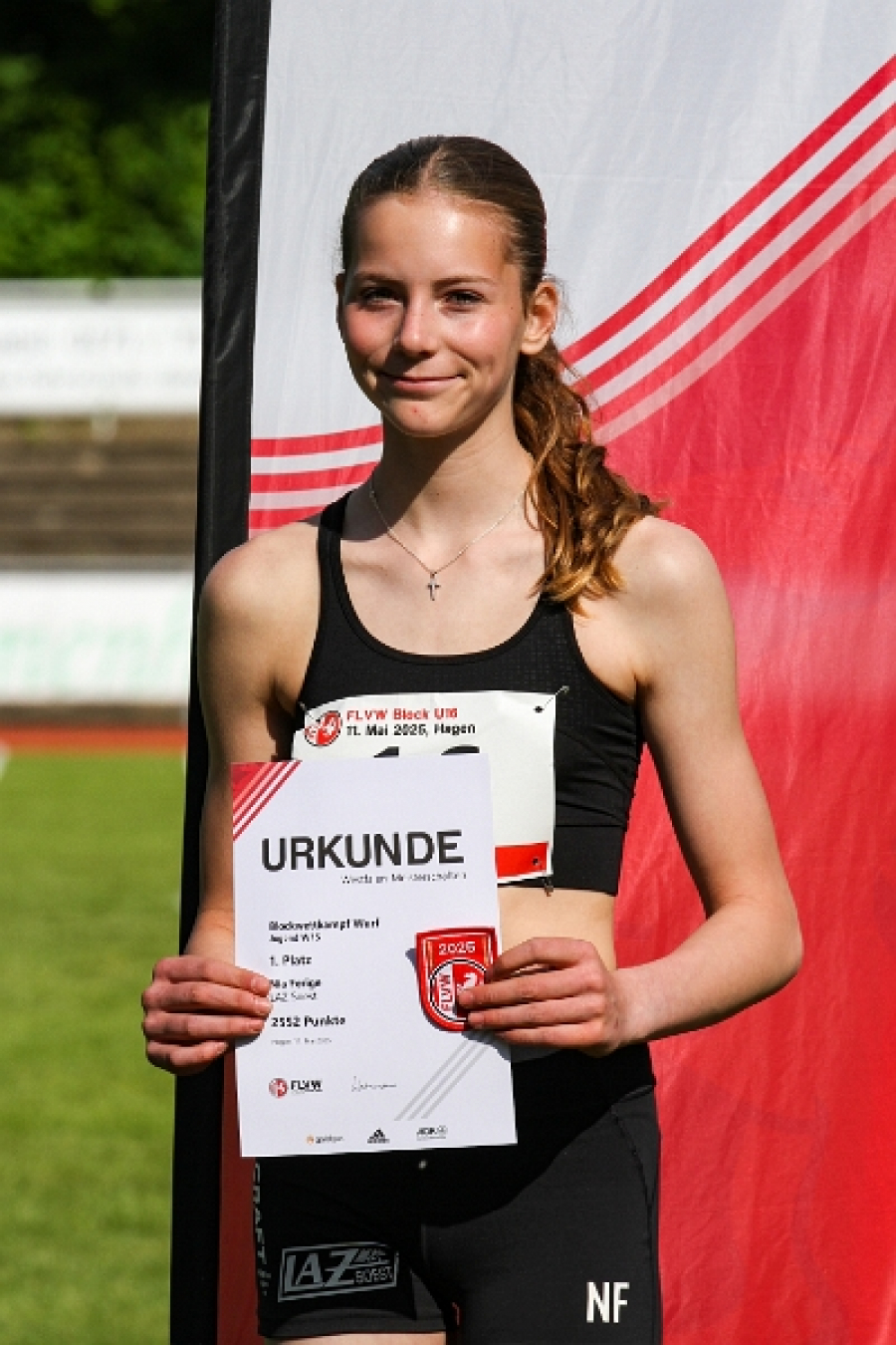 Strahlende Westfalenmeisterin: Nia Ferige. Foto: Reinhard Strahlende Westfalenmeisterin: Nia Ferige. Foto: Reinhard