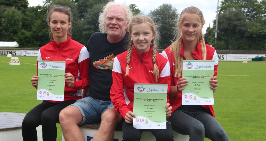 Sie springen in Dortmund (von links): Quiring, Grabenmeier und Franke. Sie springen in Dortmund (von links): Quiring, Grabenmeier und Franke.