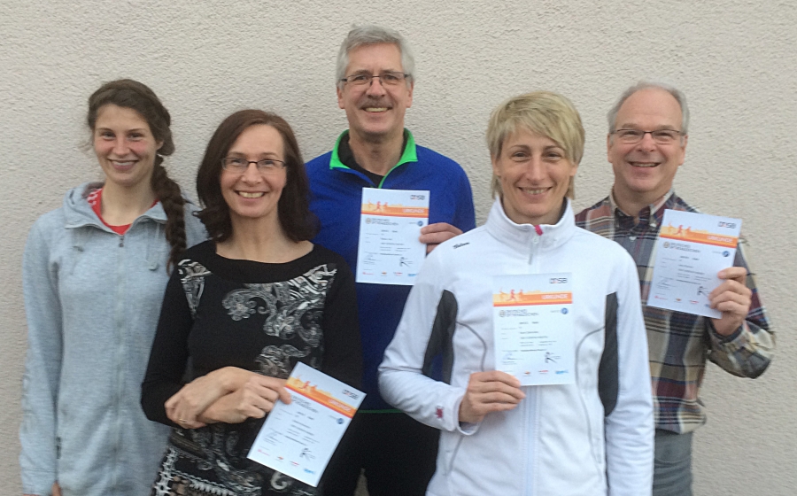 Die Trainingsgruppe von Sabine Wendrich (Zweite von links) hat das Sportabzeichen geschafft. Die Trainingsgruppe von Sabine Wendrich (Zweite von links) hat das Sportabzeichen geschafft.
