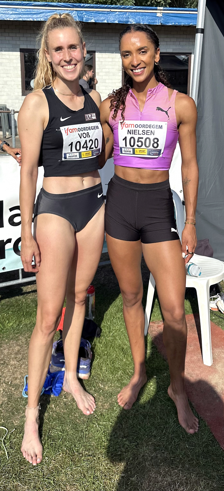 Nach dem Wettkampf in Oordegem traf Laura Voß auf die britische 400-Meter-Hürden-Meisterin Lina Nielsen.