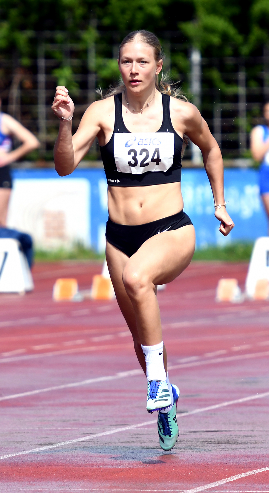 Mia Vollmer (w. Jugend U20) vom LAZ Soest startete in Lüdenscheid über 100 Meter und 200 Meter. Foto: Bottin