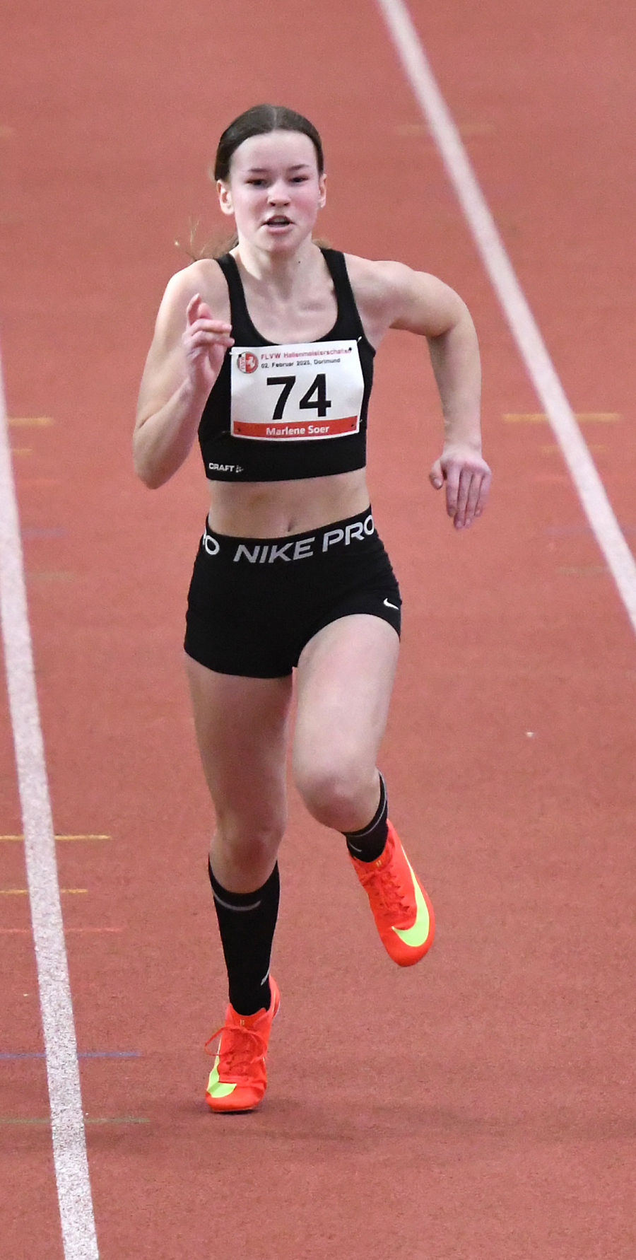 Zwei Mal Bestleistung: W14-Sportlerin Marlene Soer vom LAZ Soest präsentierte sich sowohl im Vorlauf als auch im Finale über 60 Meter in starker Verfassung. Foto: Bottin Zwei Mal Bestleistung: W14-Sportlerin Marlene Soer vom LAZ Soest präsentierte sich sowohl im Vorlauf als auch im Finale über 60 Meter in starker Verfassung. Foto: Bottin