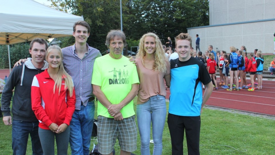 Im Sommer zeichnete die LG Warstein-Rüthen Bottin für seine Leistungen aus. Im Sommer zeichnete die LG Warstein-Rüthen Bottin für seine Leistungen aus.