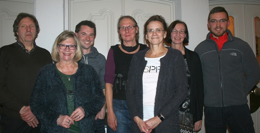 Heidrun Gruber (Vierte von links) bleibt LAZ-Vorsitzende. Heidrun Gruber (Vierte von links) bleibt LAZ-Vorsitzende.
