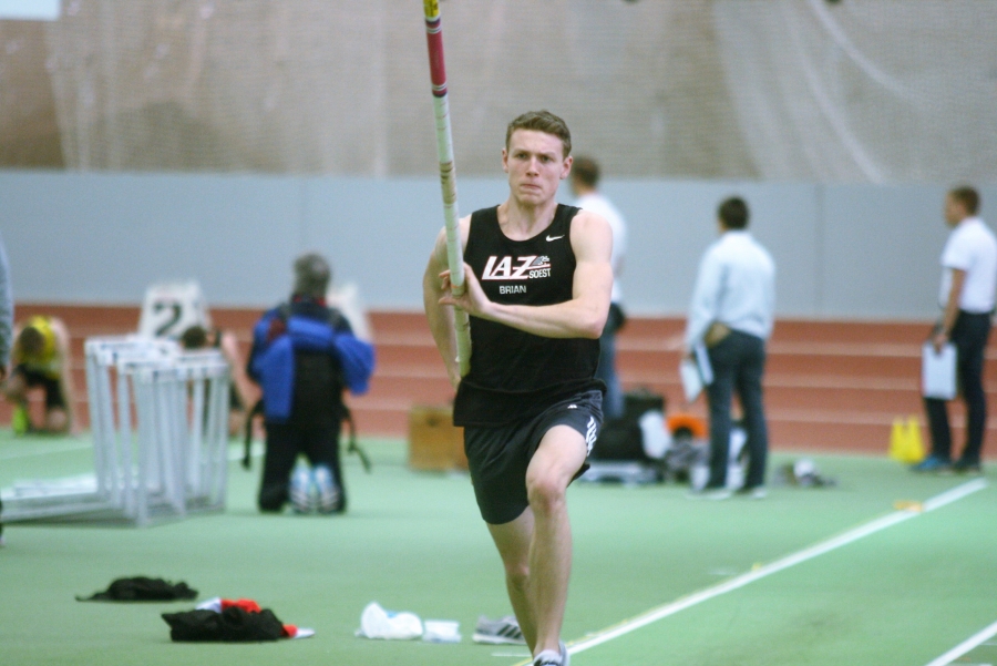 Brian James sprang 4,20 Meter hoch. Brian James sprang 4,20 Meter hoch.