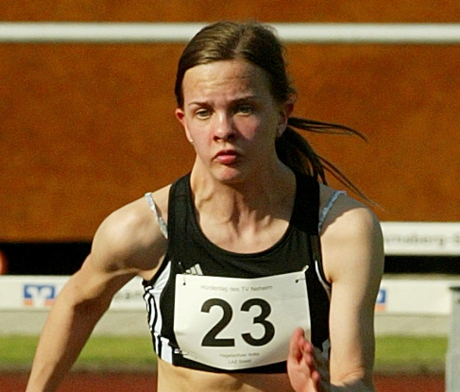 Anka Hagelschuer.gewann im 800 Meter-Rennen. Anka Hagelschuer.gewann im 800 Meter-Rennen.