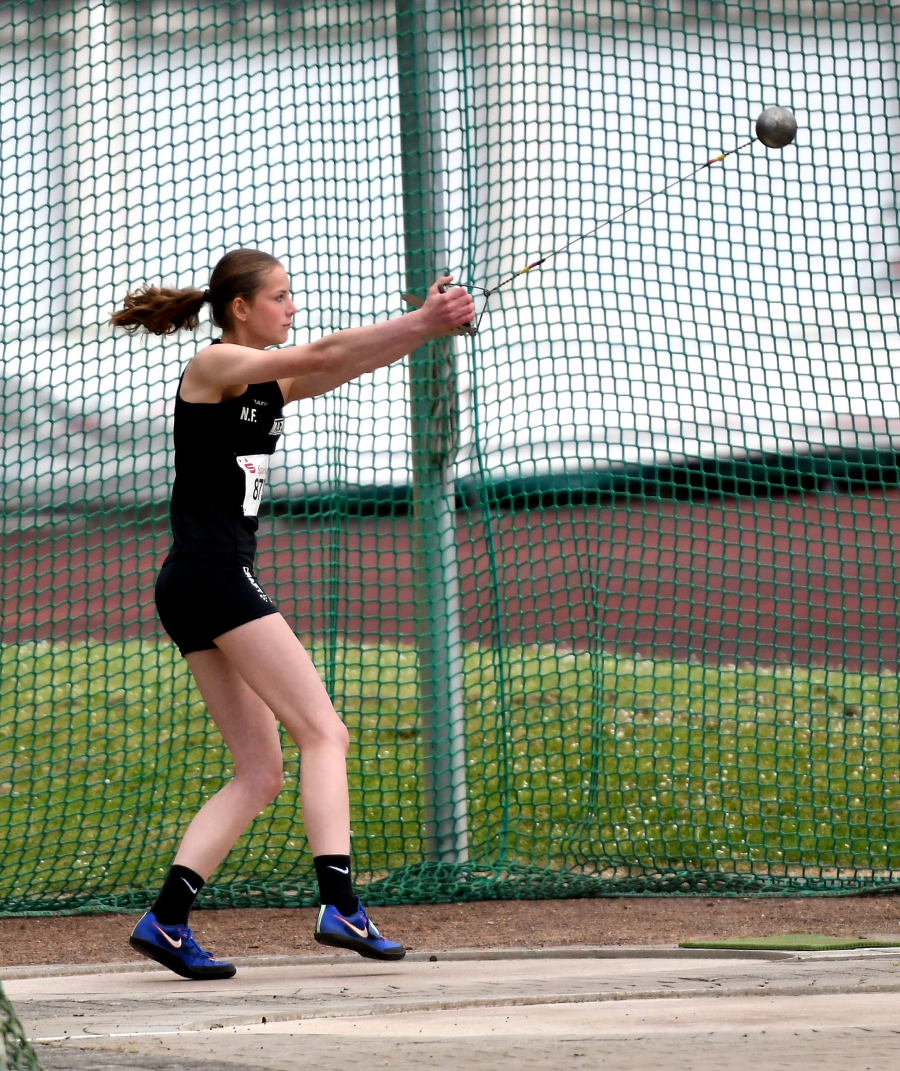 Landeskaderathletin im Hammerwurf: Nia Ferige ist auch in vielen anderen Disziplinen erfolgreich. Foto: Bottin