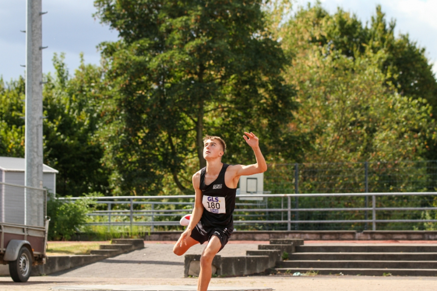 Ob er hier schon wusste wie weit der Speer segeln würde? 47,23 Meter bedeuteten eine Steigerung der Bestleistung von 7 Metern. Foto: Reinhard