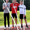 Erfolgreiches Stabhochsprung-Trio des LAZ Soest (von links): Jonas Dorenkamp, Rafael Hesse und Michel Bottin beim zweiten Meeting des Jahres im Soester Schulzentrum. Rafael Hesse (M14) und Michel Bottin (M13) f&uuml;hren die Landesbestenlisten in ihren Altersklassen an. Foto: Bottin|||