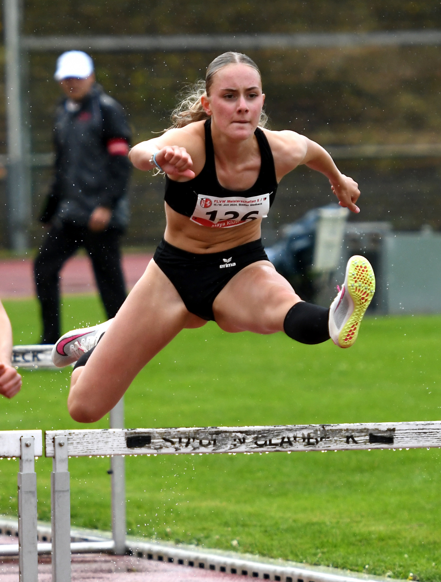 Maya Klute vom LAZ Soest legte die 100-Meter-Hürden bei der weibl. Jugend U18 ins 16,02 Sekunden zurück. Foto: Bottin Maya Klute vom LAZ Soest legte die 100-Meter-Hürden bei der weibl. Jugend U18 ins 16,02 Sekunden zurück. Foto: Bottin
