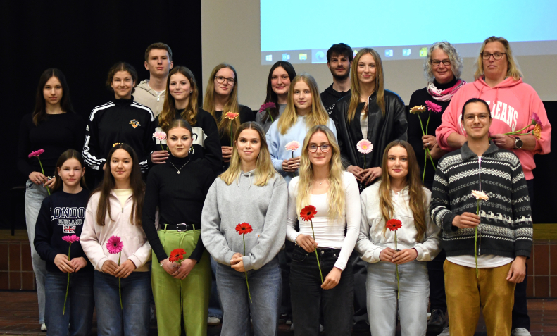 Für ihre Erfolge im vergangenen Jahr ehrte das LAZ bei der Mitgliederversammlung mehr als 20 Sportlerinnen und Sportler. Foto: Bottin|||