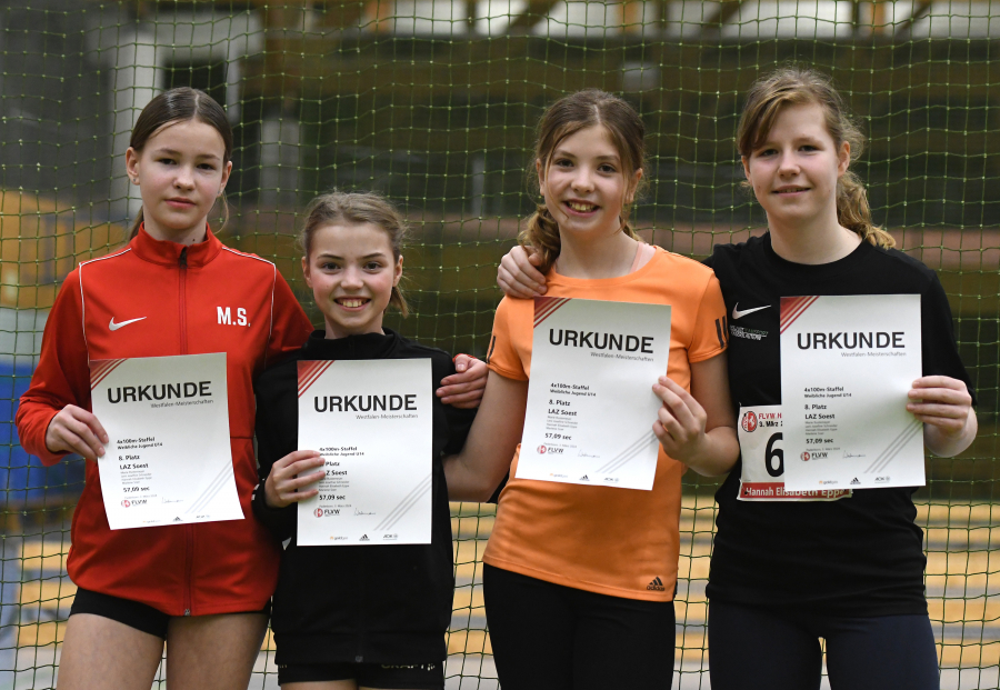 Freude über Platz acht: Bei den Westfalenmeisterschaften in Paderborn überzeugte das U14-Quartett des LAZ Soest mit (von links) Marlene Soest, Marie Rustemeyer, Leni Schneider und Hannah Eppe, über 4 x 100 Meter insbesondere mit ausgezeichneten Wechselvorgängen. Foto:Bottin Freude über Platz acht: Bei den Westfalenmeisterschaften in Paderborn überzeugte das U14-Quartett des LAZ Soest mit (von links) Marlene Soest, Marie Rustemeyer, Leni Schneider und Hannah Eppe, über 4 x 100 Meter insbesondere mit ausgezeichneten Wechselvorgängen. Foto:Bottin