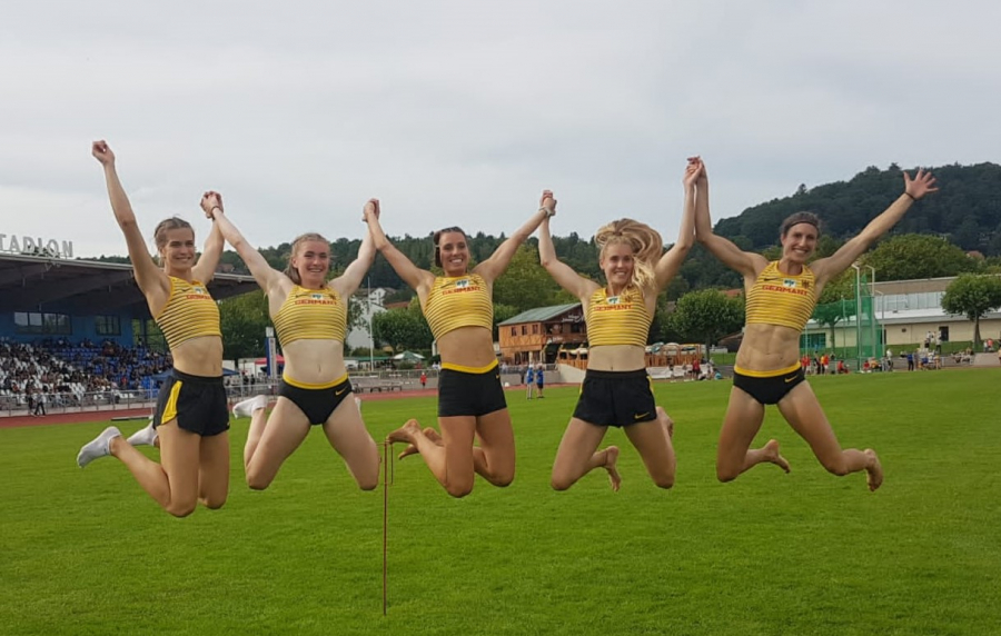 Laura Vo&szlig; (Zweite von rechts) - Foto: Bauland