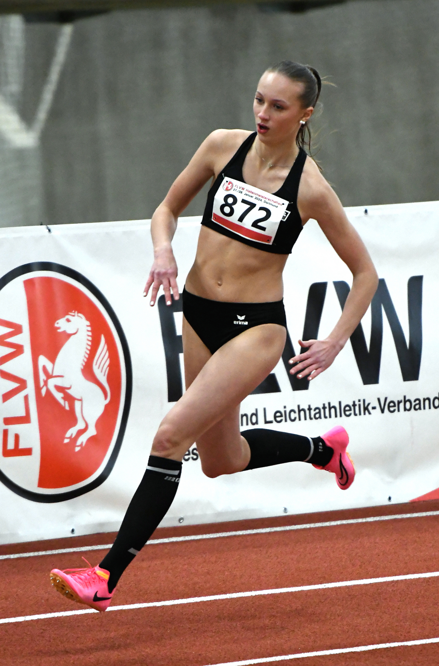 Neben der höchst überraschenden Normerfüllung für die U20-DM in der Staffel und im Einzel über 200 Meter, wird U18-Athletin Sophie Martin vom LAZ Soest auch beim Hallenländerkampf gegen Belgien und die Niederlande im Westfalenteam zum Einsatz kommen. Foto: Bottin Neben der höchst überraschenden Normerfüllung für die U20-DM in der Staffel und im Einzel über 200 Meter, wird U18-Athletin Sophie Martin vom LAZ Soest auch beim Hallenländerkampf gegen Belgien und die Niederlande im Westfalenteam zum Einsatz kommen. Foto: Bottin