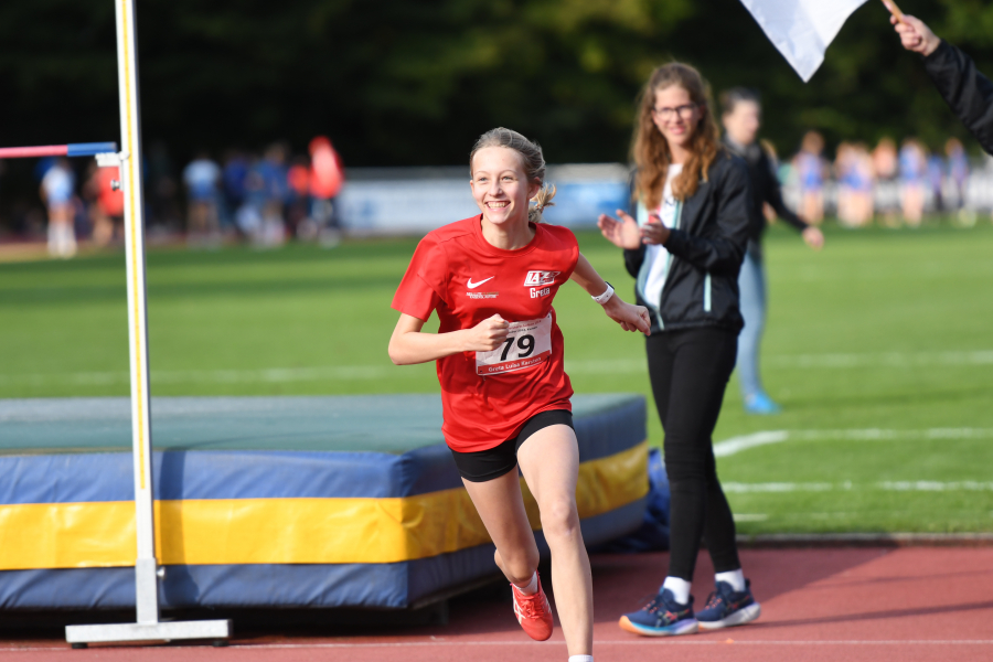 Greta Karsten: So schön jubelt eine Westfalenmeisterin. Foto: Bottin Greta Karsten: So schön jubelt eine Westfalenmeisterin. Foto: Bottin