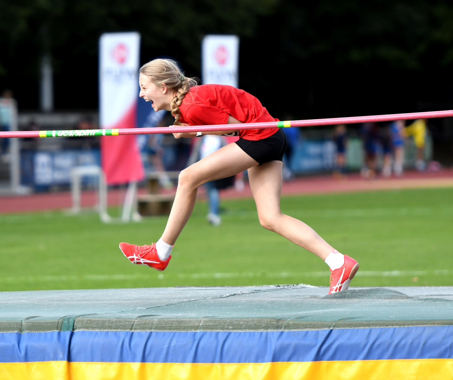 Greta Karsten: So schön jubelt eine Westfalenmeisterin. Foto: Bottin Greta Karsten: So schön jubelt eine Westfalenmeisterin. Foto: Bottin